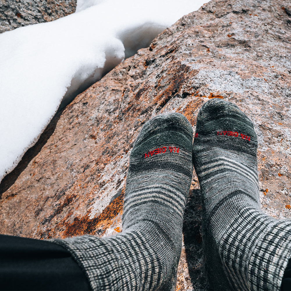 Space-dyeing Medium Weight Crew Hiking Socks